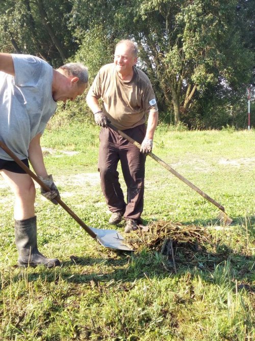 V sobotu 8.8.2020 na našem rybochovu proběhly úklidové práce 7  